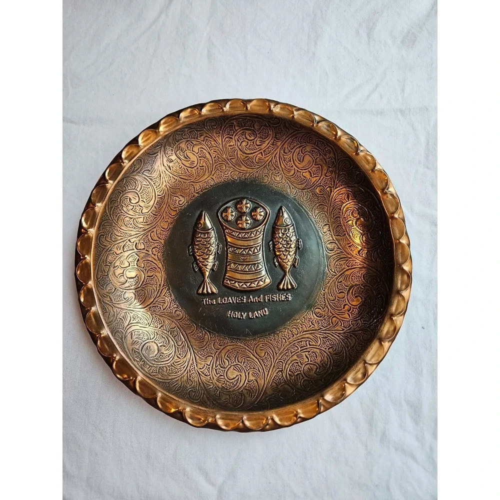 HOLY‎ LAND LOAVES AND FISHES DECORATIVE PLATE